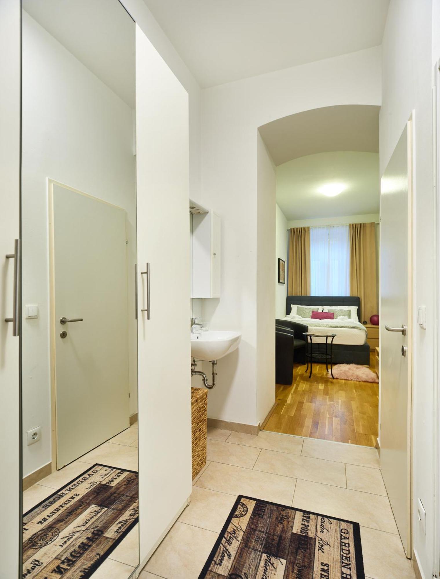 Flarent Economy Apartments เวียนนา ภายนอก รูปภาพ